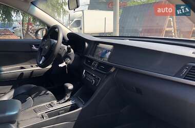 Седан Kia K5 2017 в 