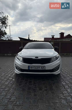 Седан Kia K5 2012 в Одессе