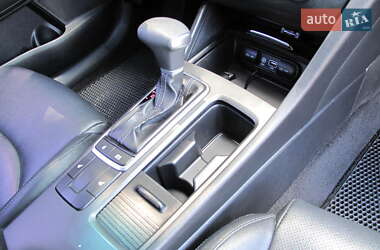 Седан Kia K5 2017 в 
