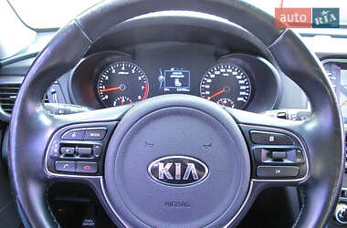 Седан Kia K5 2017 в 