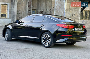 Седан Kia K5 2015 в 