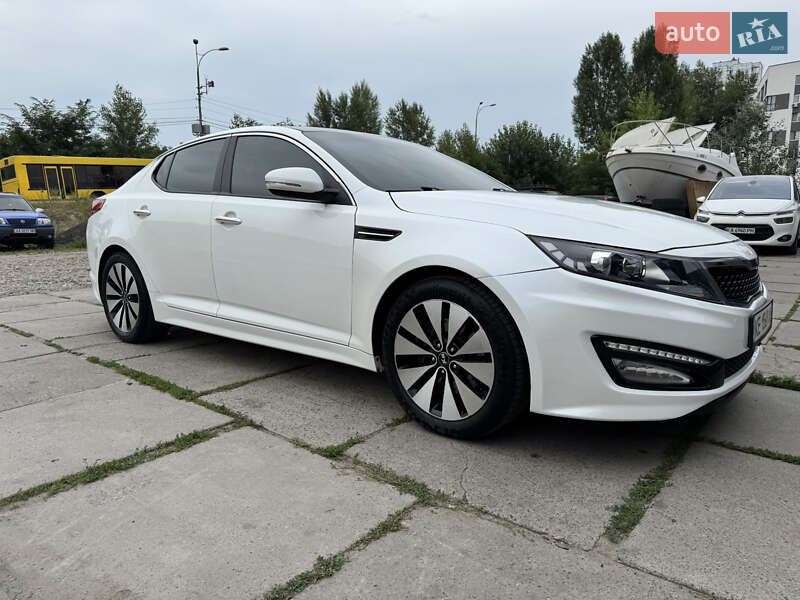 Седан Kia K5 2012 в Киеве