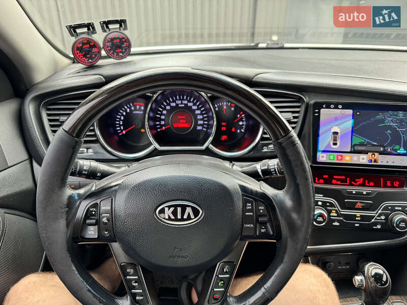 Седан Kia K5 2012 в Киеве
