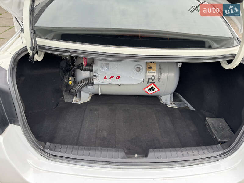 Седан Kia K5 2012 в Киеве