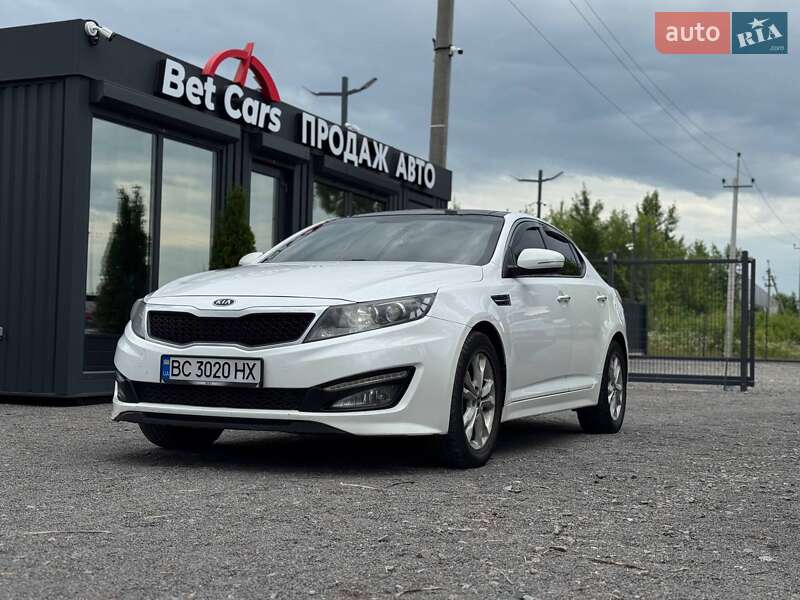 Седан Kia K5 2010 в Львове