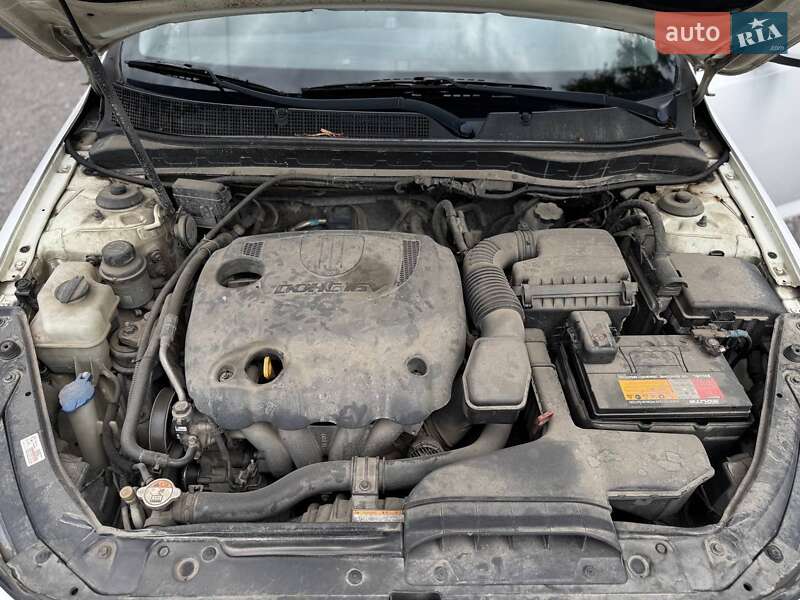 Седан Kia K5 2010 в Львове