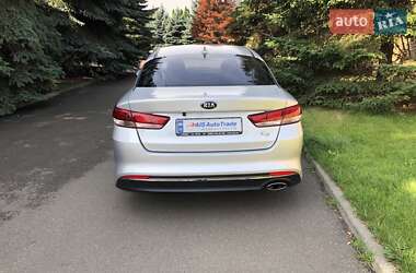 Седан Kia K5 2017 в 