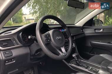 Седан Kia K5 2017 в 