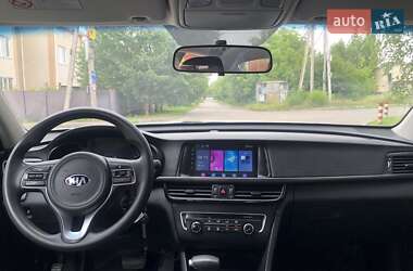 Седан Kia K5 2017 в 