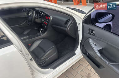 Седан Kia K5 2013 в 