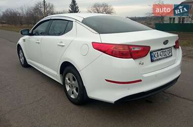 Седан Kia K5 2015 в 