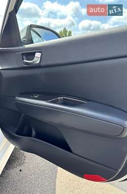 Седан Kia K5 2015 в 