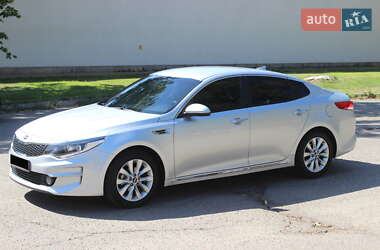 Седан Kia K5 2015 в Днепре