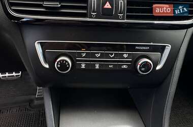 Седан Kia K5 2016 в 