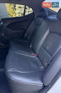 Седан Kia K5 2014 в 