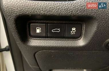 Седан Kia K5 2016 в Киеве