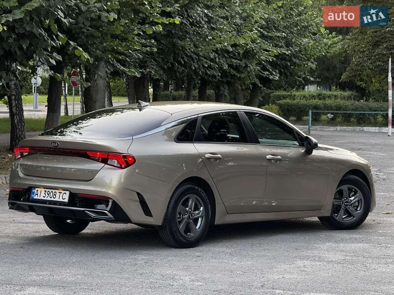 Седан Kia K5 2021 в 