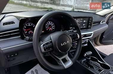 Седан Kia K5 2021 в 
