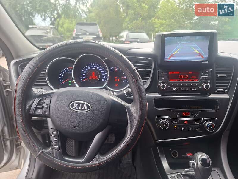 Седан Kia K5 2012 в Хмельницком