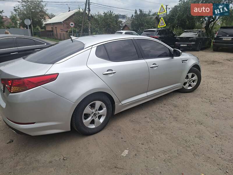 Седан Kia K5 2012 в Хмельницком