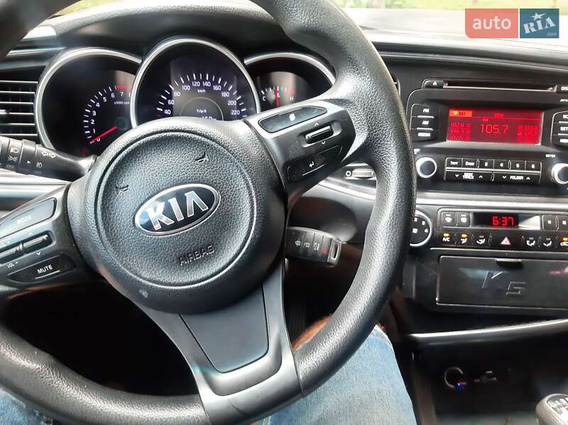Седан Kia K5 2014 в Каменец-Подольском