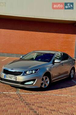 Седан Kia K5 2012 в Одессе