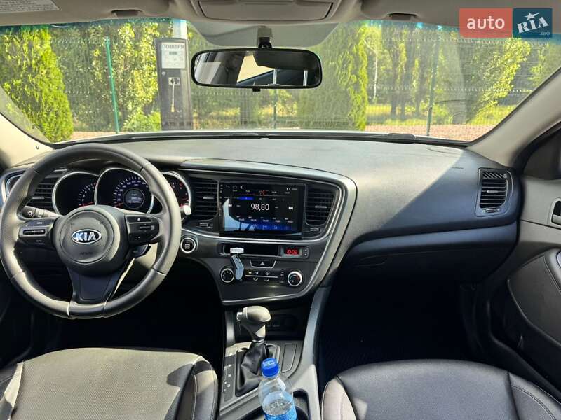 Седан Kia K5 2013 в Кременчуге