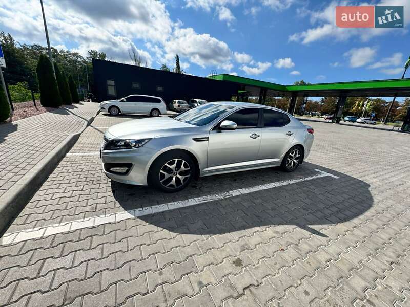 Седан Kia K5 2013 в Кременчуге