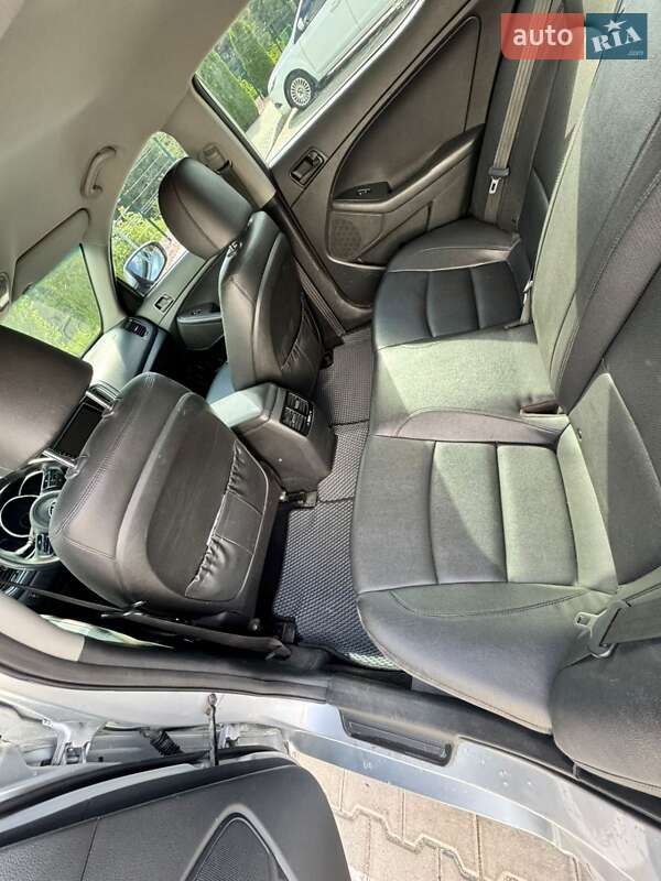 Седан Kia K5 2013 в Кременчуге