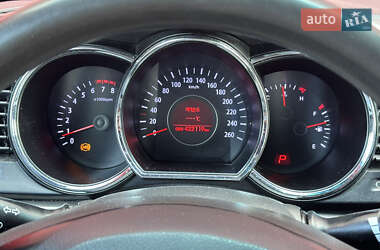 Седан Kia K5 2012 в 