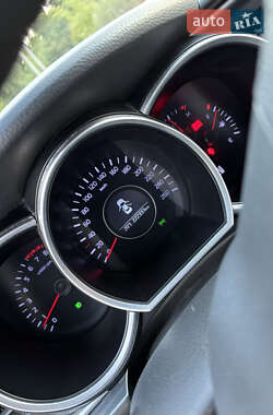 Седан Kia K5 2014 в 