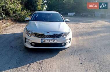 Седан Kia K5 2015 в 