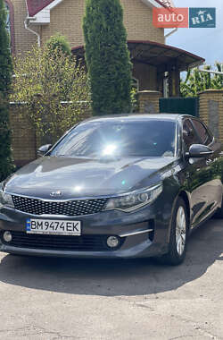 Седан Kia K5 2016 в 