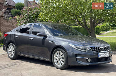 Седан Kia K5 2016 в 