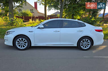 Седан Kia K5 2016 в 