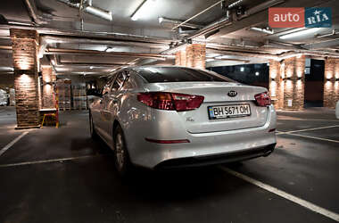Седан Kia K5 2015 в 