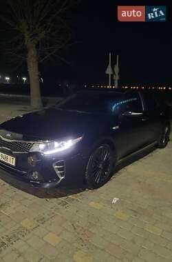 Седан Kia K5 2015 в 