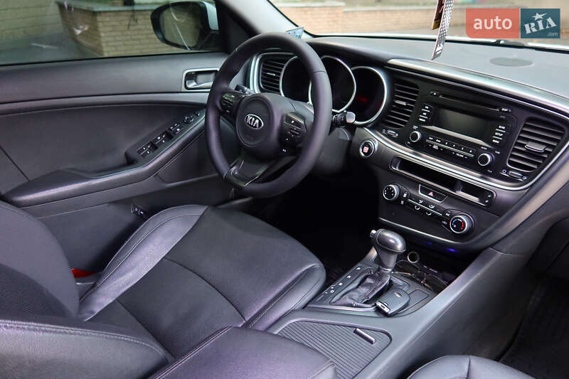 Седан Kia K5 2014 в Дніпрі
