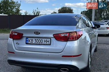 Седан Kia K5 2015 в 