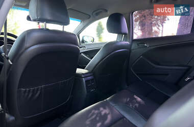 Седан Kia K5 2015 в 