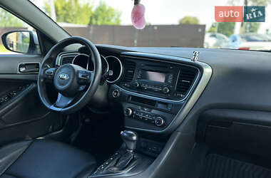 Седан Kia K5 2015 в 