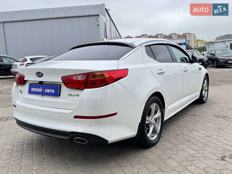 Седан Kia K5 2014 в Львове