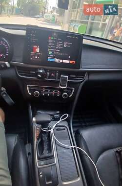 Седан Kia K5 2015 в 