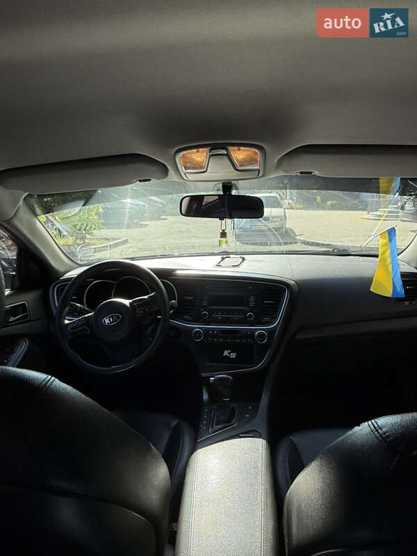 Седан Kia K5 2013 в Киеве