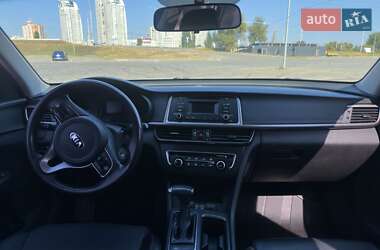 Седан Kia K5 2015 в 