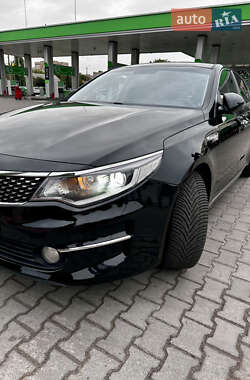 Седан Kia K5 2016 в 