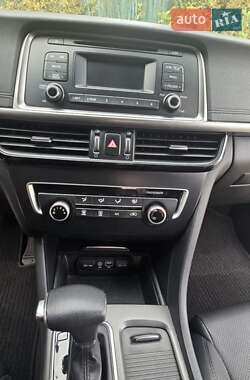 Седан Kia K5 2015 в 