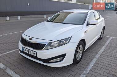 Седан Kia K5 2010 в Киеве