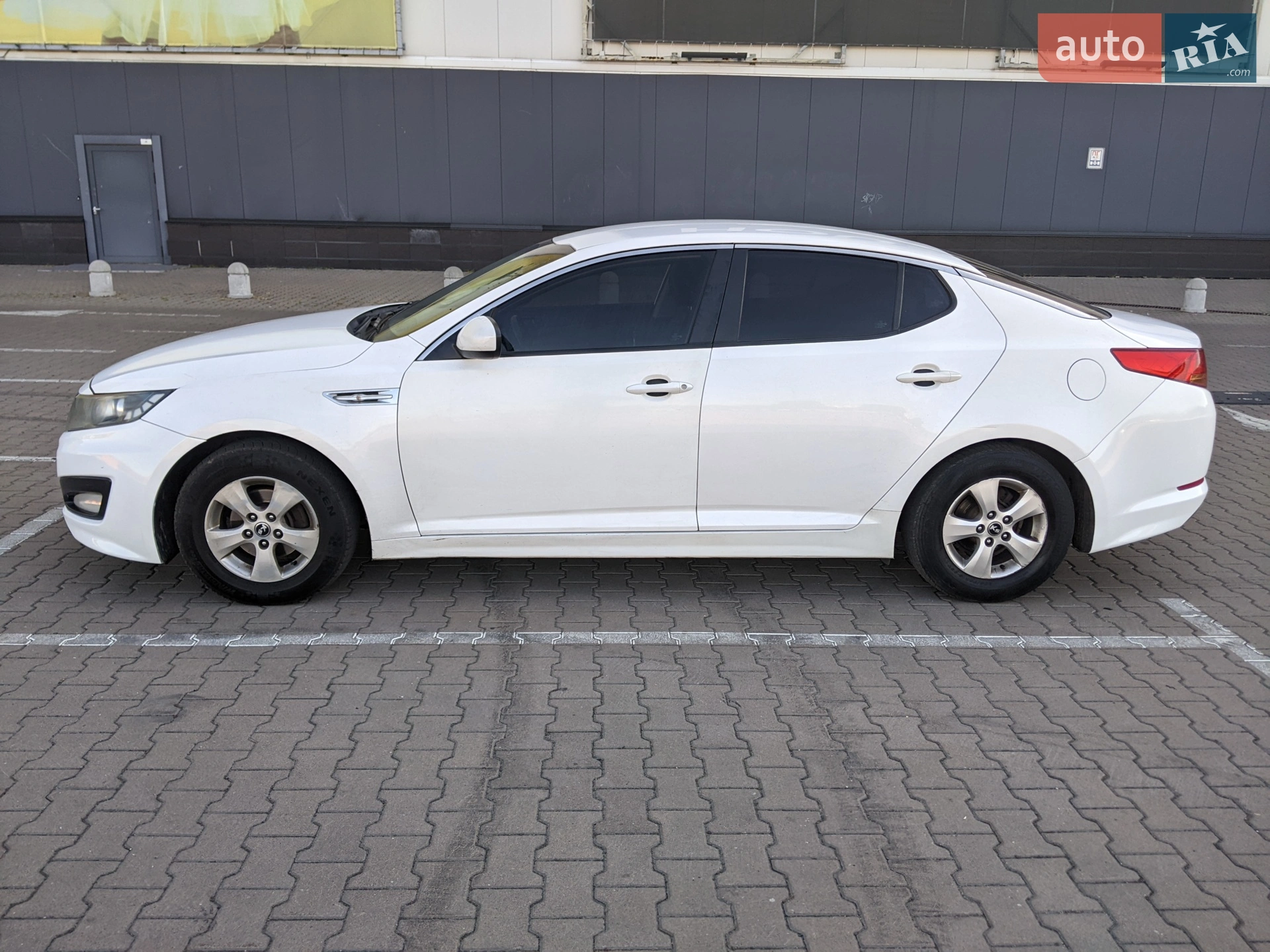 2010 Kia K5 - мініатюра 3