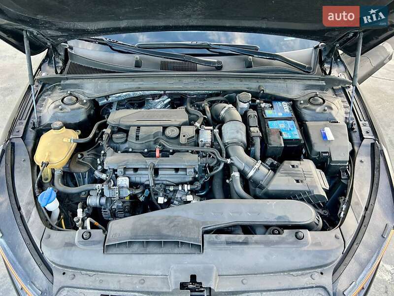 Седан Kia K5 2020 в Киеве